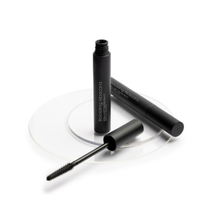Mascara làm dày và dài mi, giúp mi cong tự nhiên